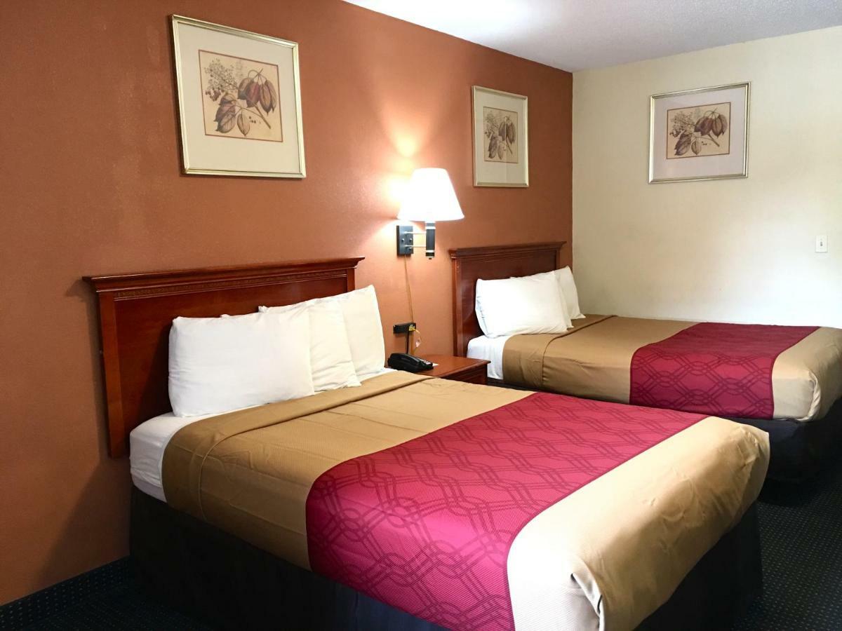 Red Carpet Inn Norwalk Kültér fotó