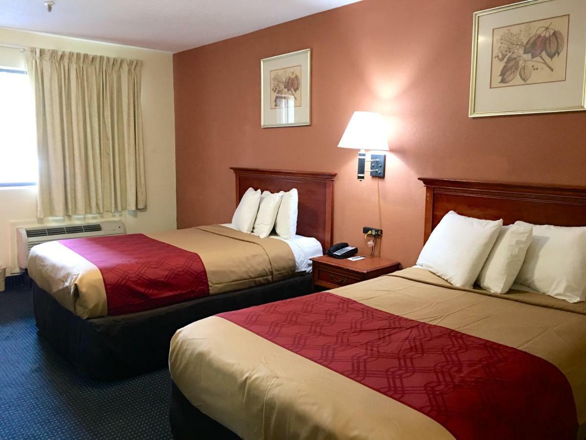 Red Carpet Inn Norwalk Kültér fotó
